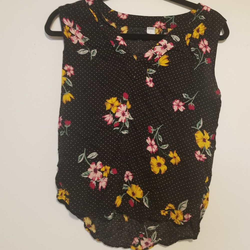 Old Navy - Small - Black sleeveless floral top